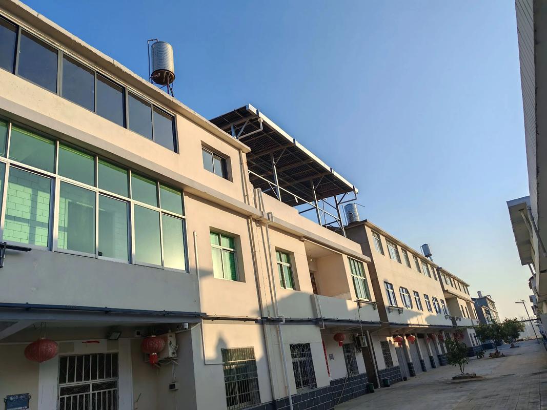光伏屋頂 免費(fèi)安裝，隔熱防水的智慧能源之選